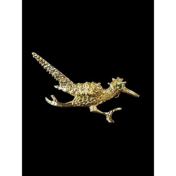 Vintage Gerry's Gold Tone Metal Roadrunner with Green Gemstone Brooch Pin - Picture 2 of 5
